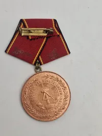 Verdienstmedaille der Nationalen Volksarmee. 1-2-3