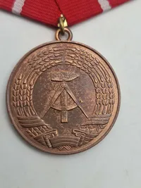 Samling Medaille für treue Dienste in der Nationalen Volksarmee" (Medalje for tro tjeneste i Nationale Volksarmee) fra Østtyskland (DDR).