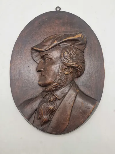 Træ relief med Hitlers ynglings komponist Richard Wagner