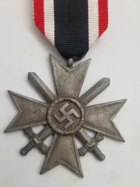Originalt Kriegsverdienstkreuz) af 2. klasse med sværd