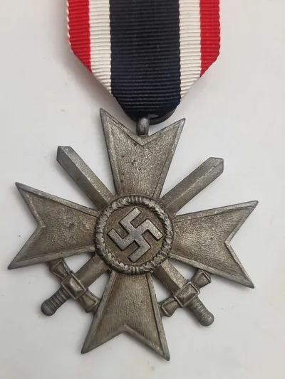 Originalt Kriegsverdienstkreuz) af 2. klasse med sværd