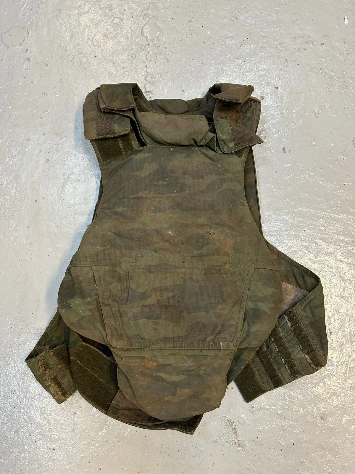 Russian army (flora camo) 6b23-1 bulletproof vest, captured from Kharkiv region. No plates, only kevlar