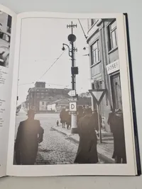 Prague
IN THE SHADOW OF THE SWASTIKA
A HISTORY OF THE GERMAN OCCUPATION 1939-1945