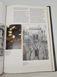 Prague
IN THE SHADOW OF THE SWASTIKA
A HISTORY OF THE GERMAN OCCUPATION 1939-1945