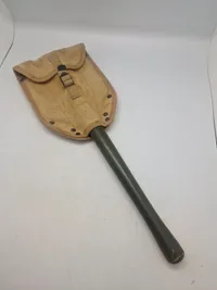 Original US feltspade fra ww2 - genbrugt efter krigen