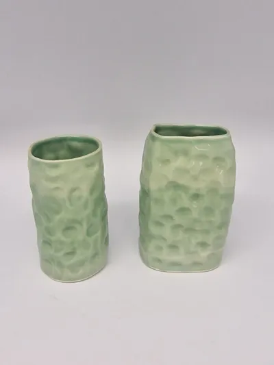 To porcelænsvaser - ukendt kunstner