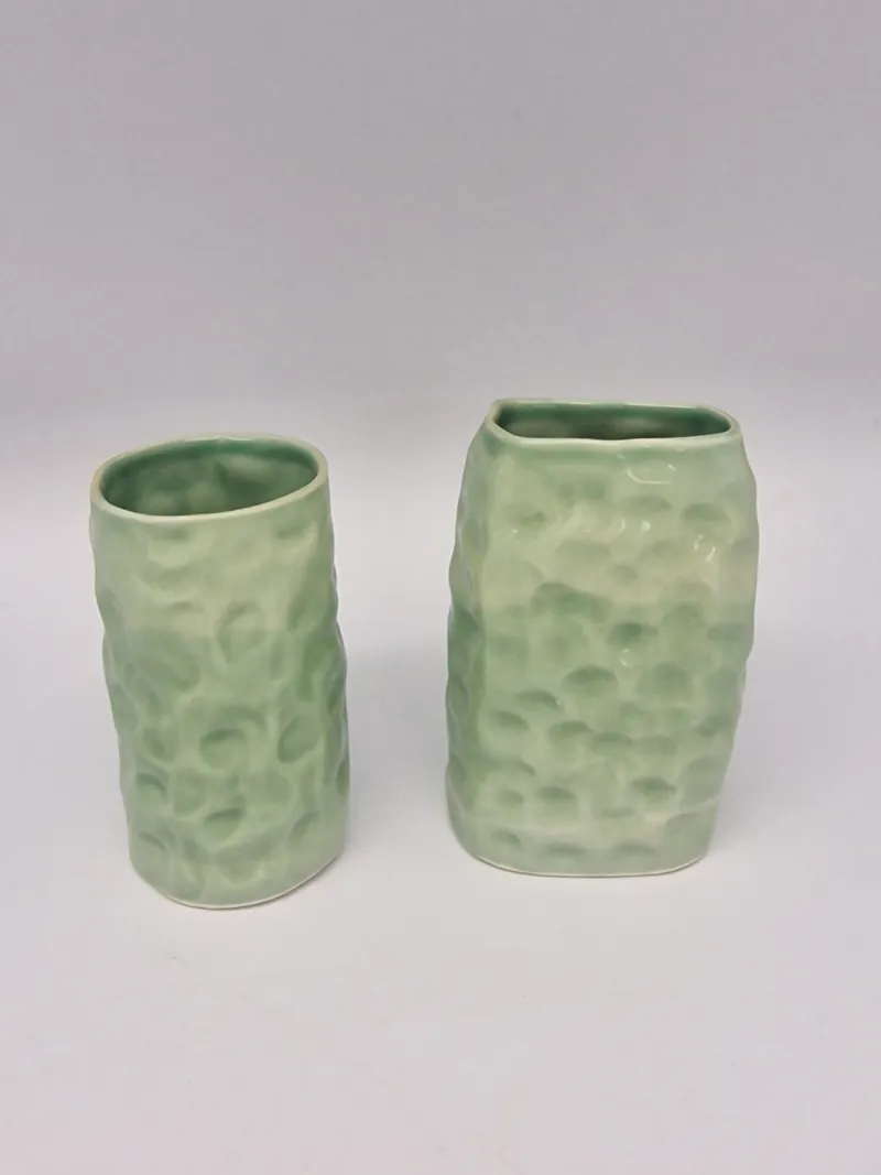 To porcelænsvaser - ukendt kunstner