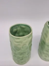To porcelænsvaser - ukendt kunstner