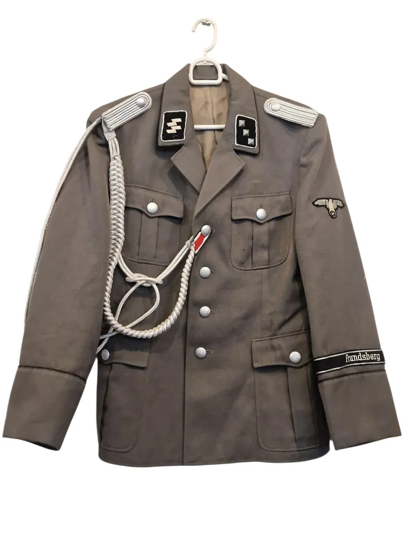 SS uniform efter 45