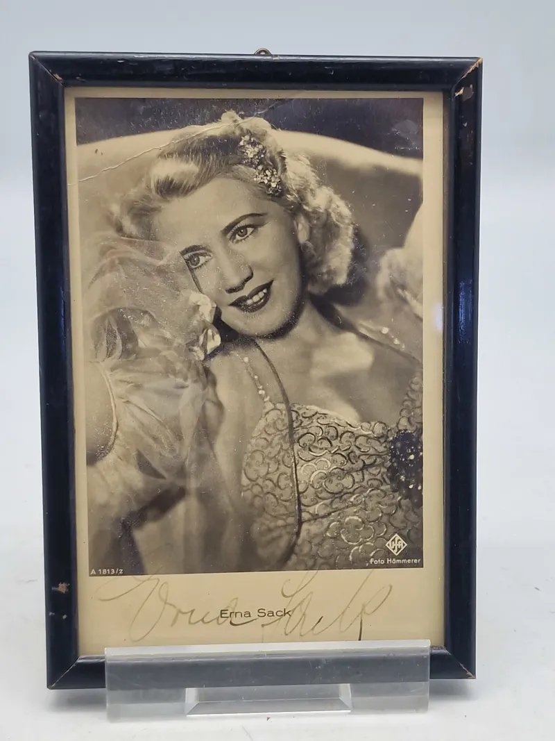 Original autograf af den tyske lyriske koloratursopran Erna Sack, også kendt som "den tyske nattergal" for sin usædvanligt høje vokalrækkevidde.