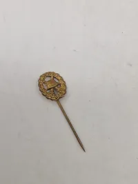 Original Miniatur zum Verwundetenabzeichen Gold 1. Weltkrieg durchbrochen