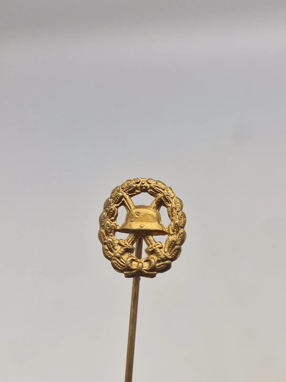 Original Miniatur zum Verwundetenabzeichen Gold 1. Weltkrieg durchbrochen