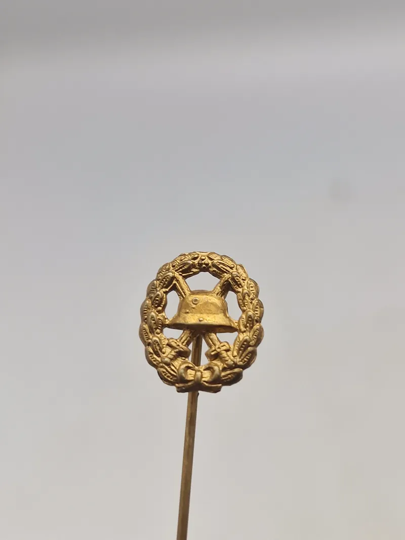 Original Miniatur zum Verwundetenabzeichen Gold 1. Weltkrieg durchbrochen