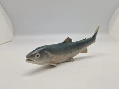 Kgl porcelænsfigur 'Fisk`(nr. 136) fra Royal Copenhagen.