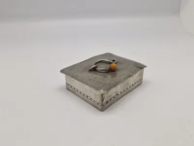 nouveau låsekasse, Dansk Kunst Tin, Danmark, begyndelsen af det 20. århundrede