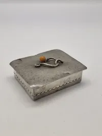 nouveau låsekasse, Dansk Kunst Tin, Danmark, begyndelsen af det 20. århundrede