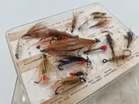 Lille samling fluer til fiskeri