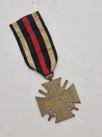Originalt Frontkämpfer Ehrenkreuz / Hindenburg kreuz - Nölle & Hück
Lüdenscheid