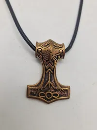 Vedhæng forstillende Thors hammer