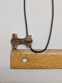 Vedhæng forstillende Thors hammer