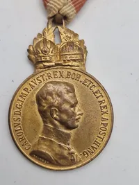 Original østrig-ungarsk militærfortjenstmedalje, også kendt som Signum Laudis medaljen