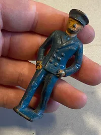 Original tinfigur forstillende politibetjent - ww2