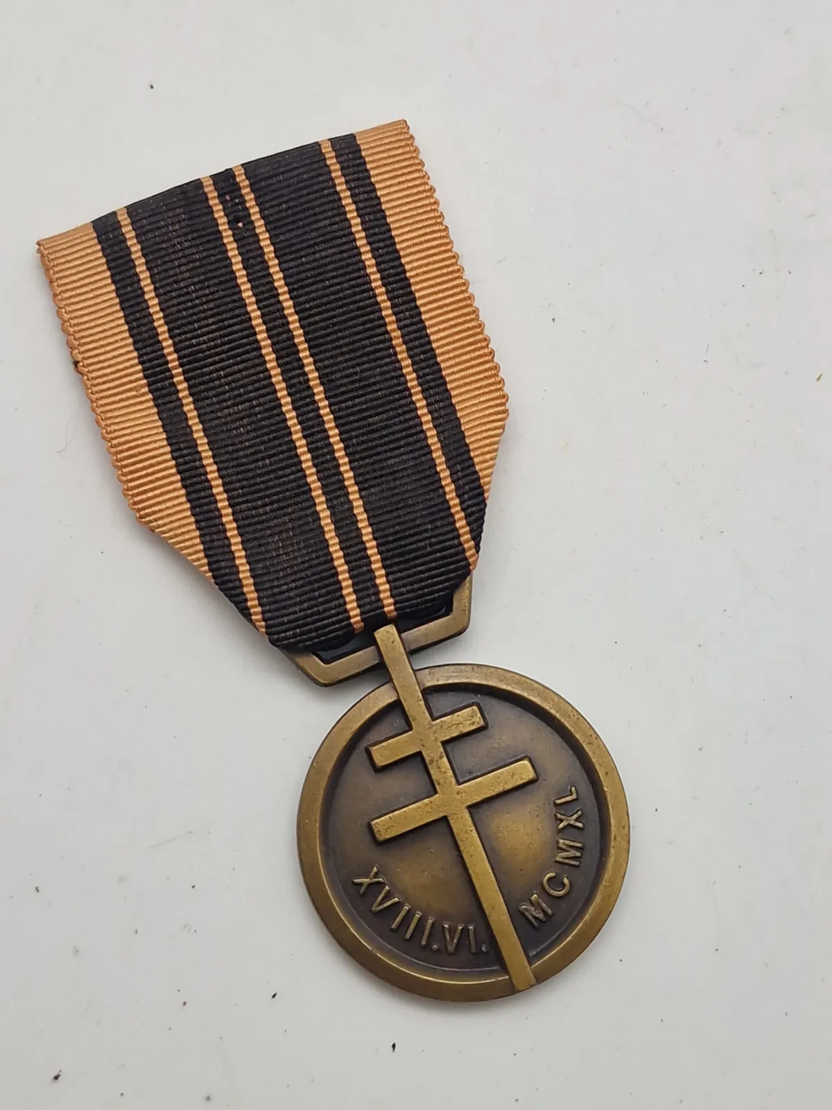 den franske modstandsmedalje, kendt som Médaille de la Résistance. Denne medalje blev oprettet af den franske komité for national befrielse under Anden Verdenskrig og tildelt af General de Gaulle