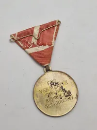Original 1922-1938 Gold medal after/behind merit, pozlaceno