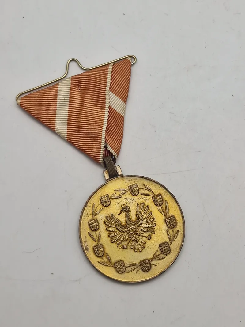 Original 1922-1938 Gold medal after/behind merit, pozlaceno