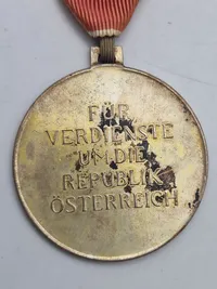 Original 1922-1938 Gold medal after/behind merit, pozlaceno