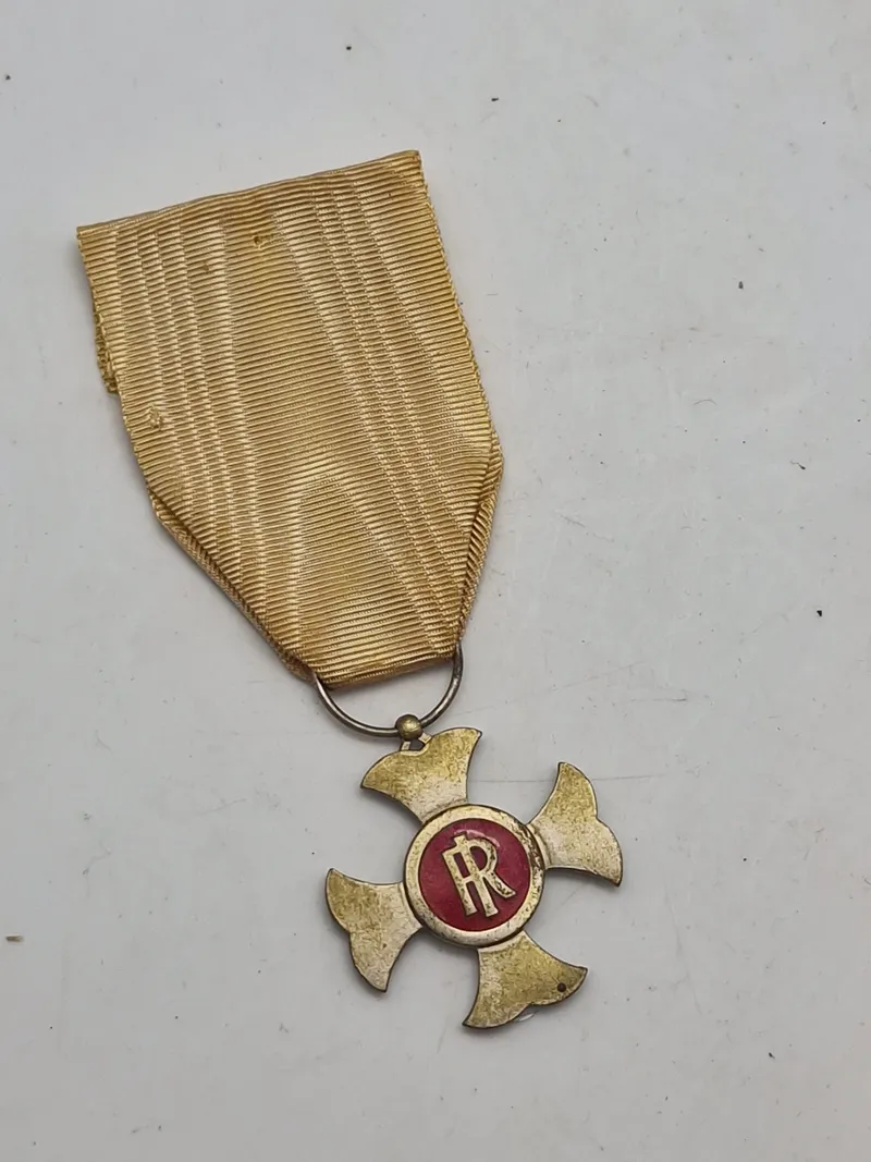 Original italiensk medalje, specifikt en "Croce Anzianità Servizio" (Kors for Anciennitet i Tjeneste) fra Guardia di Finanza.