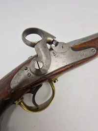 Dansk Ringhanepistol M.1848 Liege i mekanisk topstand