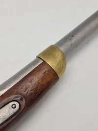 Dansk Ringhanepistol M.1848 Liege i mekanisk topstand