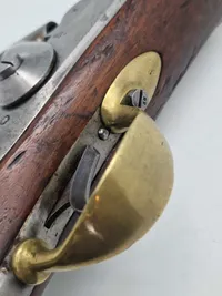 Dansk Ringhanepistol M.1848 Liege i mekanisk topstand