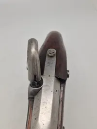 Dansk Ringhanepistol M.1848 Liege i mekanisk topstand