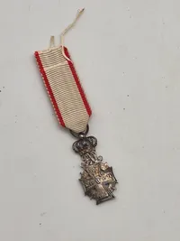 Original Kong Christian X miniature Dannebrogordenen, en dansk ridderorden indstiftet af Christian V i 1671