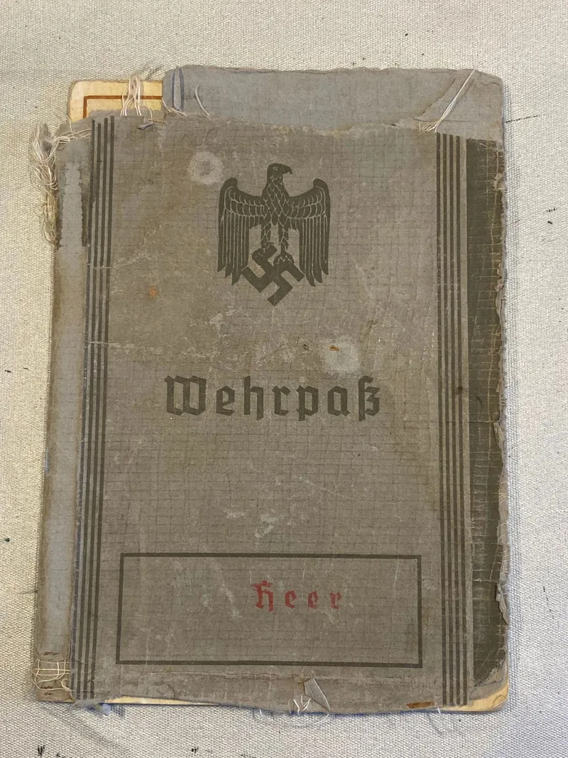 Originalt wehrpas - godt udfyldt