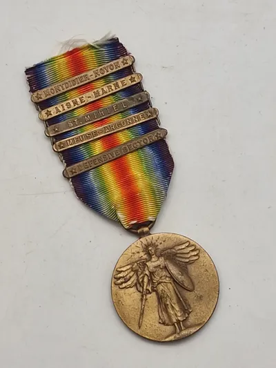 Original ww1 Victory Medal med massere af spændende ribbon bars 1 divsion