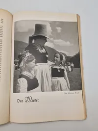Originalt eks af Volk und Welt" (Folk og Verden) og undertitlen "Die Großzeitschrift der Anspruchsvollen" (Det store magasin for de krævende)