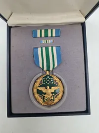 Original amerikansk Joint Service Commendation Medal med æske