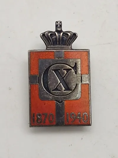 Originalt Georg Jensen kongemærke af sterlingsølv og emalje