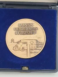 Original Dansk Røde Kors mønt med æske (Frøslev mønt)