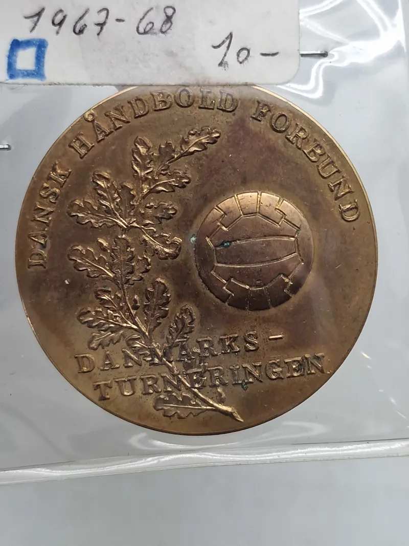 Original dansk håndbold token (Danmarks mester for damer 67-68)