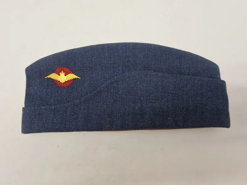Dansk Officers skråhue Flyvevåbenet