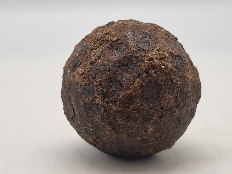 Original 1800 tals kanonkugle