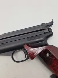 Sjælden udbudt til salg tysk Feinwerkbau
Luftpistole Modell 65 kaliber 4,5 mm, med original æske og originale papirer fra fabrikken