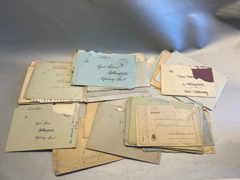 Stort lot originalt tysk feltpost - sendt til samme familie