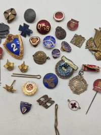 Samling diverse pins mm.
