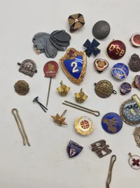 Samling diverse pins mm.