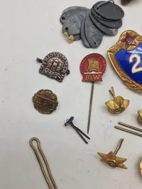 Samling diverse pins mm.